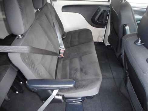 Used 2017 Dodge Grand Caravan SE w/ Power Window Group image 30