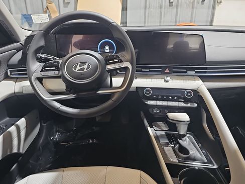 New 2026 Hyundai Elantra Limited image 16