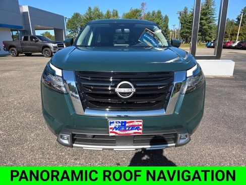 Used 2022 Nissan Pathfinder SL AWD/4WD image 3