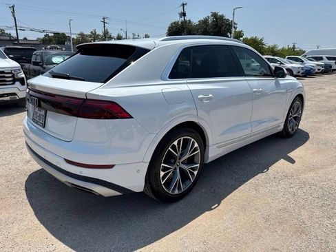 Used 2024 Audi Q8 Prestige w/ Prestige Package AWD/4WD image 3