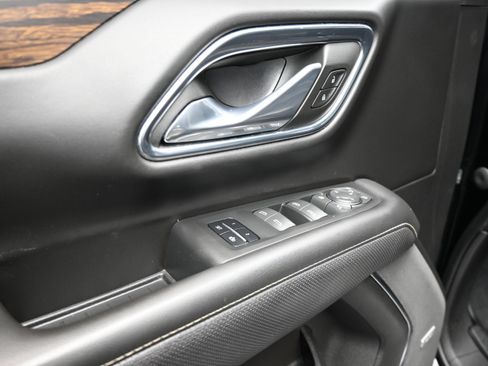 Used 2023 Chevrolet Suburban Premier AWD/4WD image 26