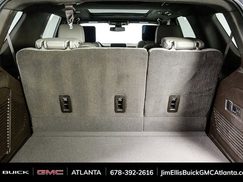 Used 2021 GMC Yukon SLT w/ SLT Premium Package image 34