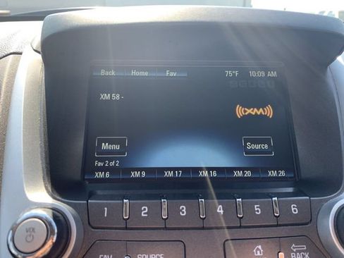 Used 2017 Chevrolet Equinox LT w/ Convenience Package FWD image 13