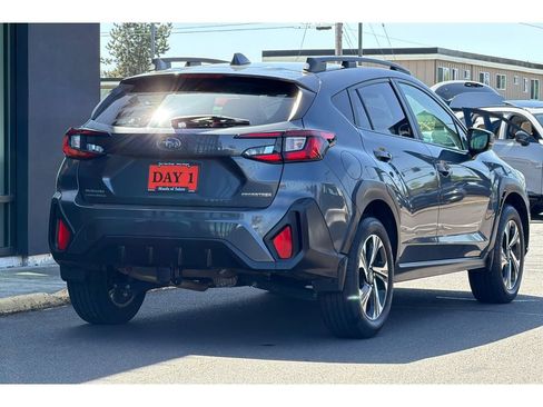Used 2024 Subaru Crosstrek 2.0i Premium AWD/4WD image 5
