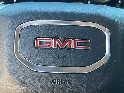 Used 2025 GMC Sierra 1500 SLT image 17