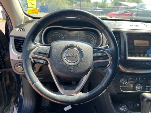 Used 2015 Jeep Cherokee Limited AWD/4WD image 10