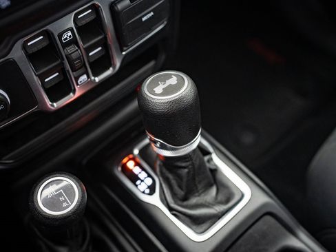 Used 2021 Jeep Wrangler Unlimited Sport image 23