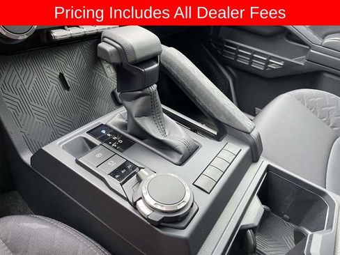 Used 2025 Toyota Tacoma SR AWD/4WD image 29