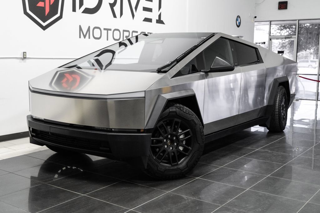 Used 2024 Tesla Cybertruck AWD Crew Cab image 7