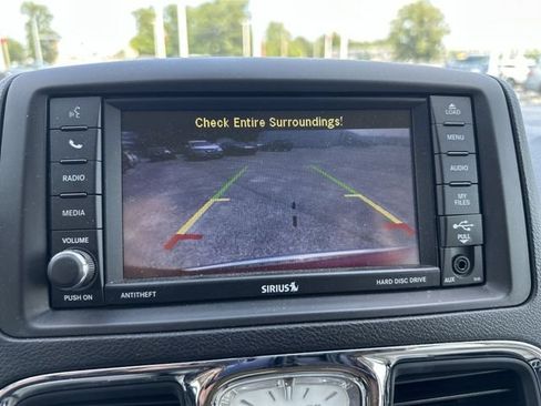Used 2013 Chrysler Town & Country Touring FWD image 24