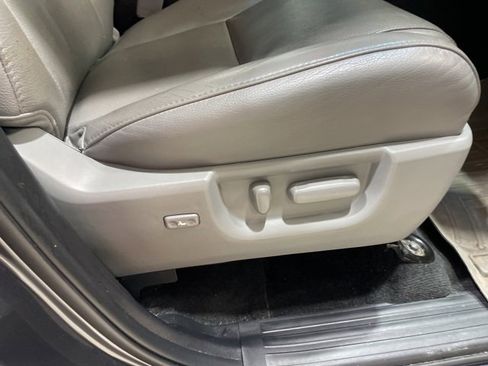 Used 2014 Toyota Sequoia Platinum image 61