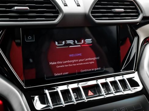 Used 2022 Lamborghini Urus image 24