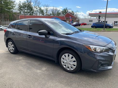 Used 2017 Subaru Impreza 2.0i image 3