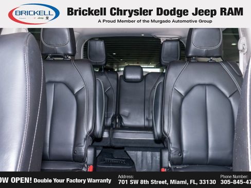 Used 2023 Chrysler Pacifica Touring-L FWD image 20