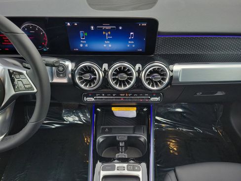 Certified 2025 Mercedes-Benz GLB 250 GLB 250 image 18