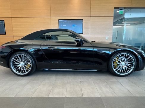 Used 2022 Mercedes-Benz SL 63 AMG 4MATIC image 2