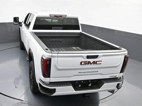 Used 2024 GMC Sierra 2500 AT4 w/ AT4 Premium Plus Package image 34
