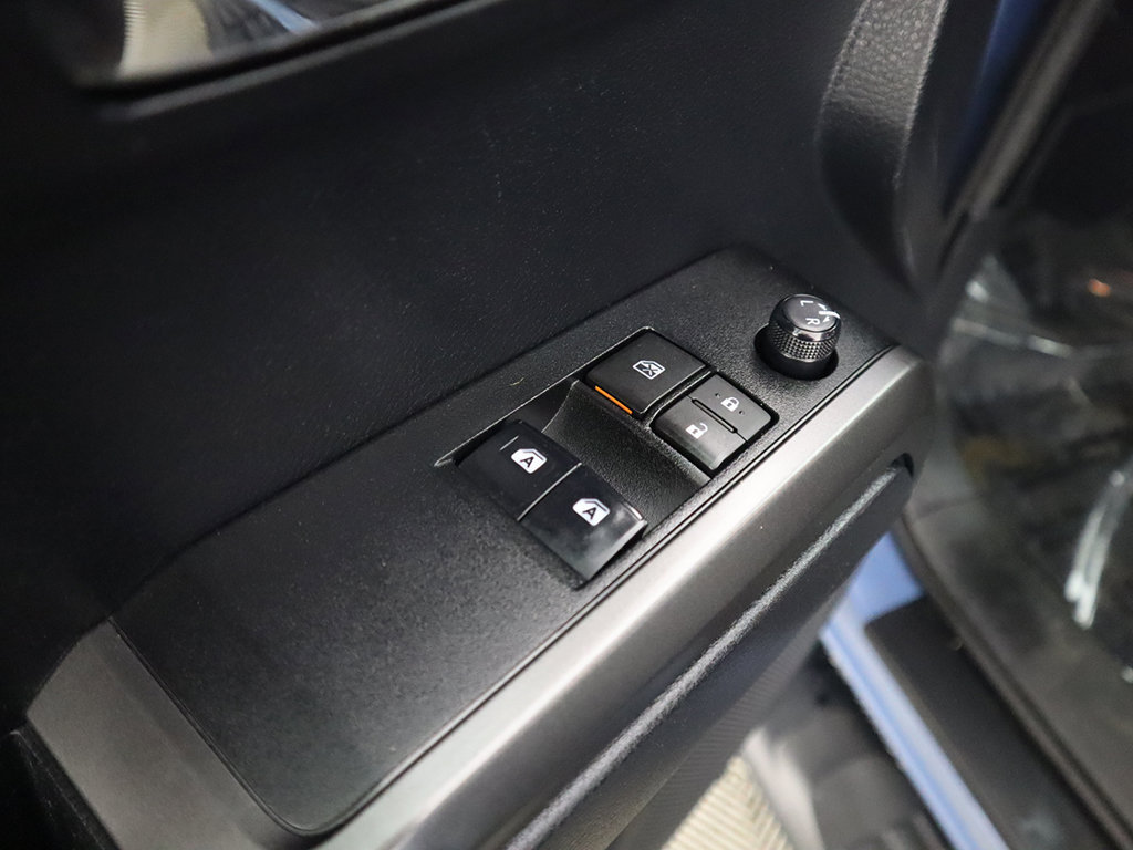 Used 2019 Toyota Tacoma TRD Sport AWD/4WD image 33