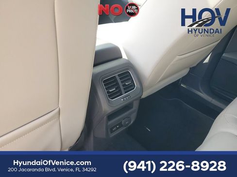 Used 2018 Volkswagen Tiguan SE AWD/4WD image 16