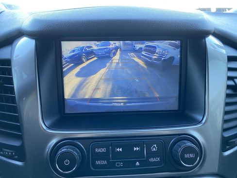 Used 2020 Chevrolet Suburban LT image 15