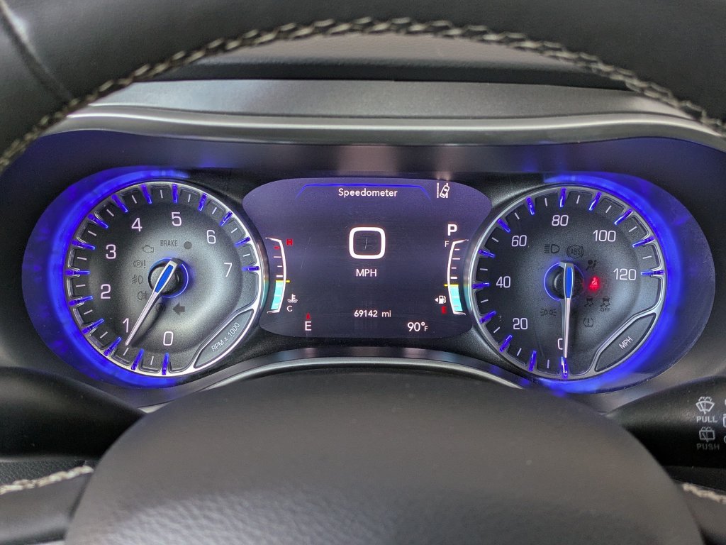 Used 2023 Chrysler Pacifica Touring-L FWD image 31