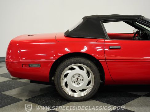 Used 1991 Chevrolet Corvette Convertible image 28