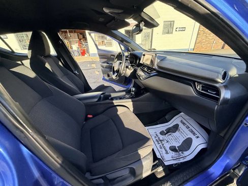 Used 2018 Toyota C-HR XLE FWD image 38