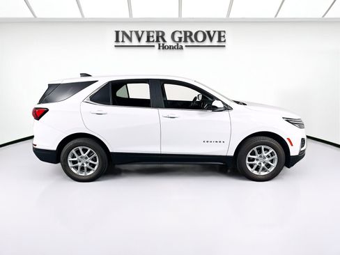 Used 2023 Chevrolet Equinox LT AWD/4WD image 4