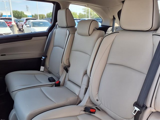 New 2026 Honda Odyssey Touring image 14