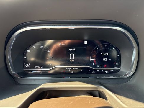 Used 2023 GMC Yukon SLT image 10