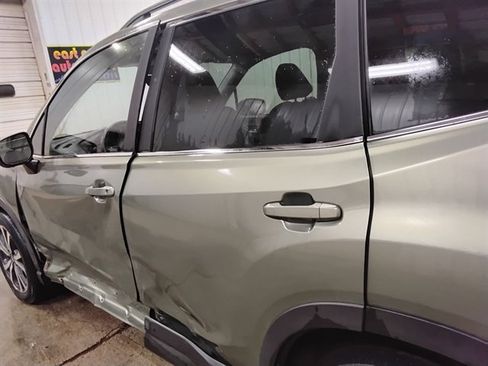 Used 2020 Subaru Forester Limited w/ Popular Package #3 AWD/4WD image 17