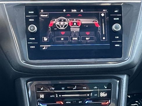 Used 2024 Volkswagen Tiguan SE image 15