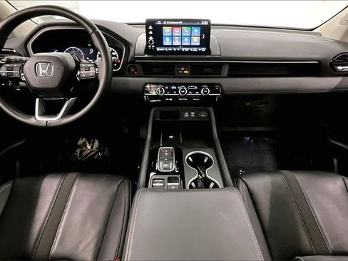 Used 2024 Honda Pilot Touring image 14
