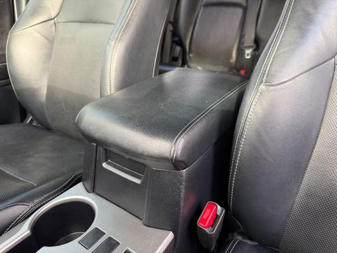 Used 2015 Toyota 4Runner Limited AWD/4WD image 30