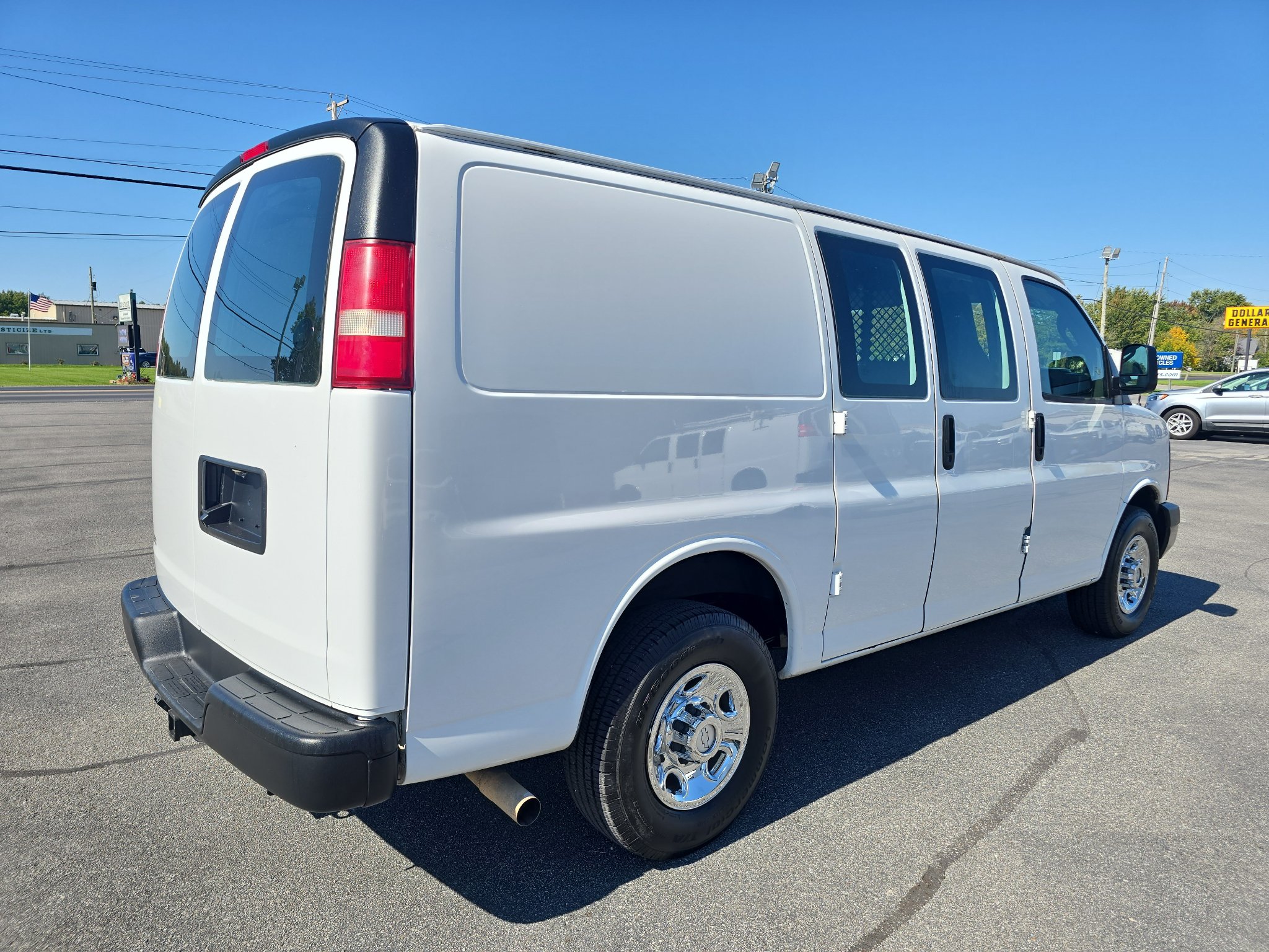 Used 2016 Chevrolet Express 2500 RWD image 6