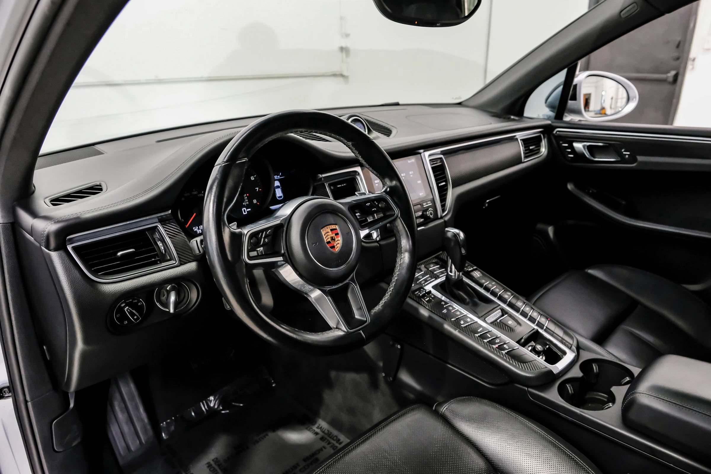Used 2018 Porsche Macan GTS w/ Premium Package Plus AWD/4WD image 22