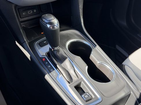 Used 2021 Chevrolet Equinox Premier image 16