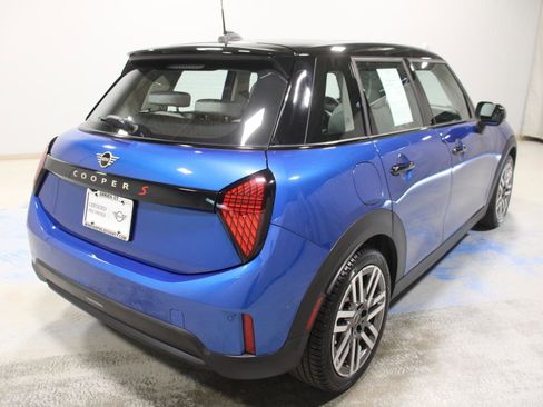 Certified 2025 MINI Cooper S image 8