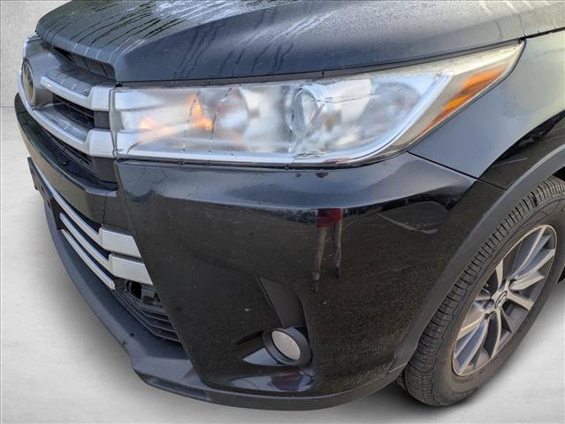 Used 2018 Toyota Highlander XLE AWD/4WD image 9