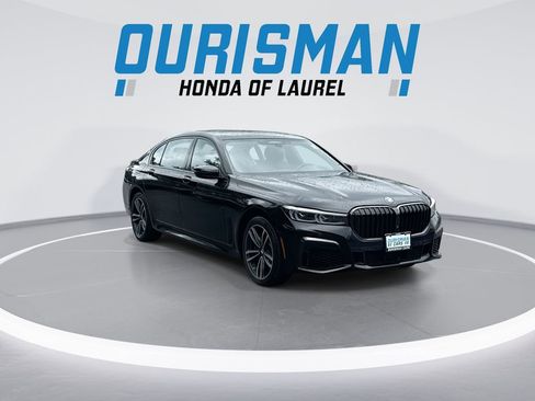 Used 2022 BMW 750i xDrive w/ Executive Package AWD/4WD image 2
