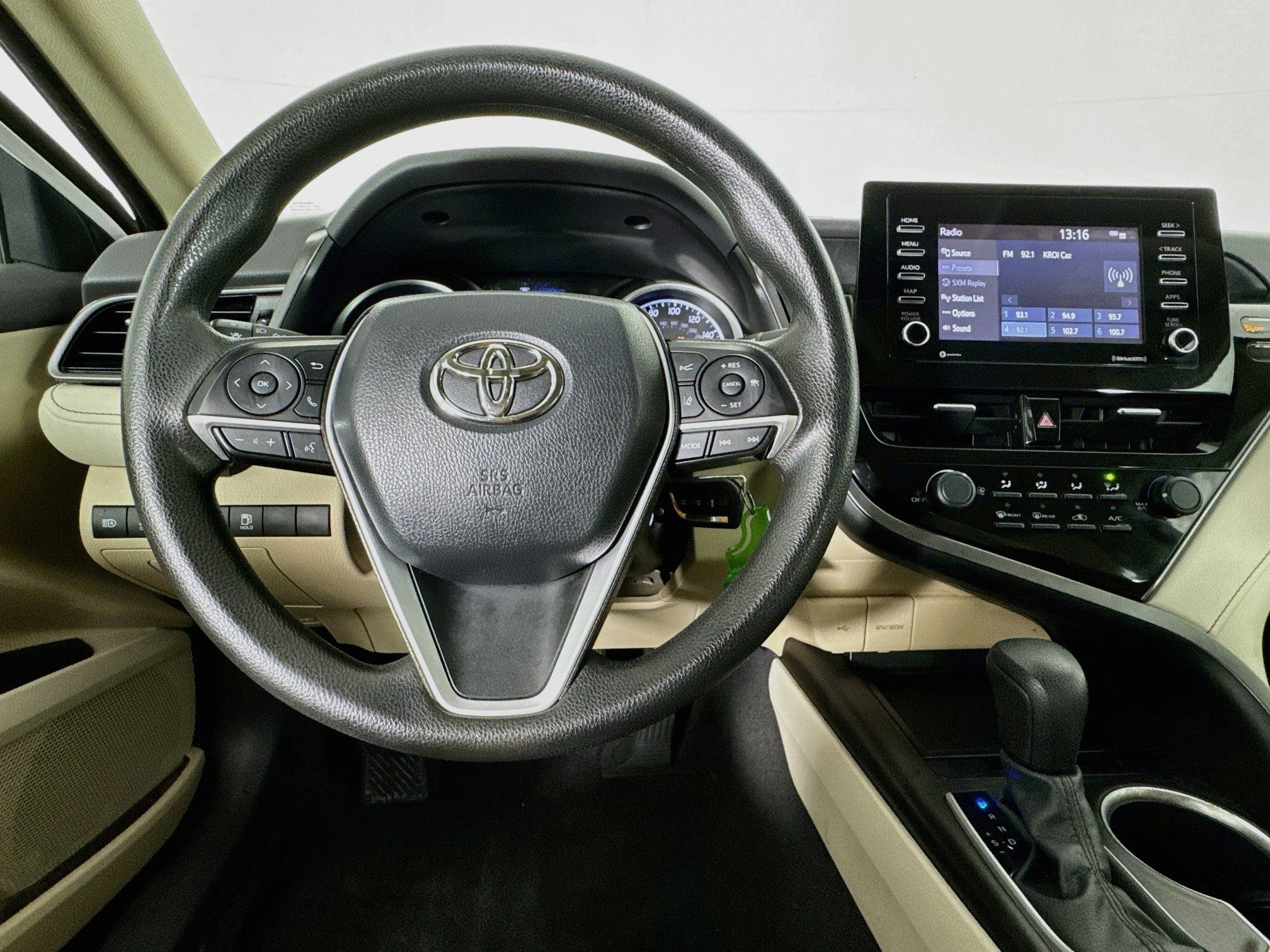 Used 2021 Toyota Camry LE FWD image 10