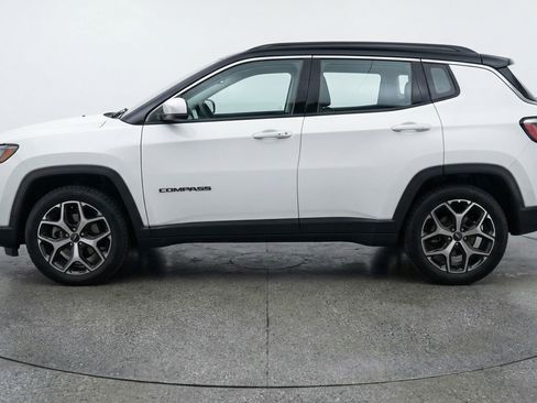 Used 2025 Jeep Compass Limited image 5
