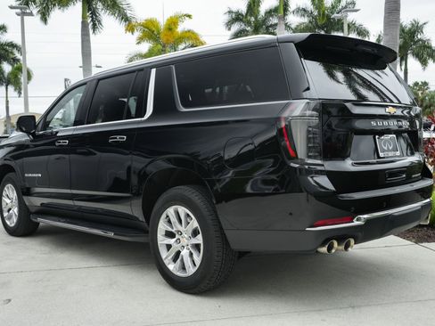 Used 2025 Chevrolet Suburban Premier image 25