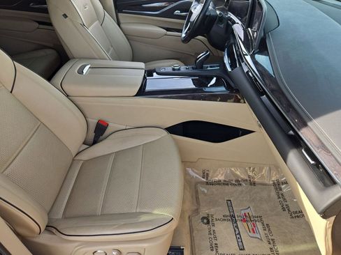 Used 2021 Cadillac Escalade ESV Premium Luxury w/ Performance Package image 31