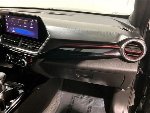 Used 2025 Chevrolet Trax RS image 27