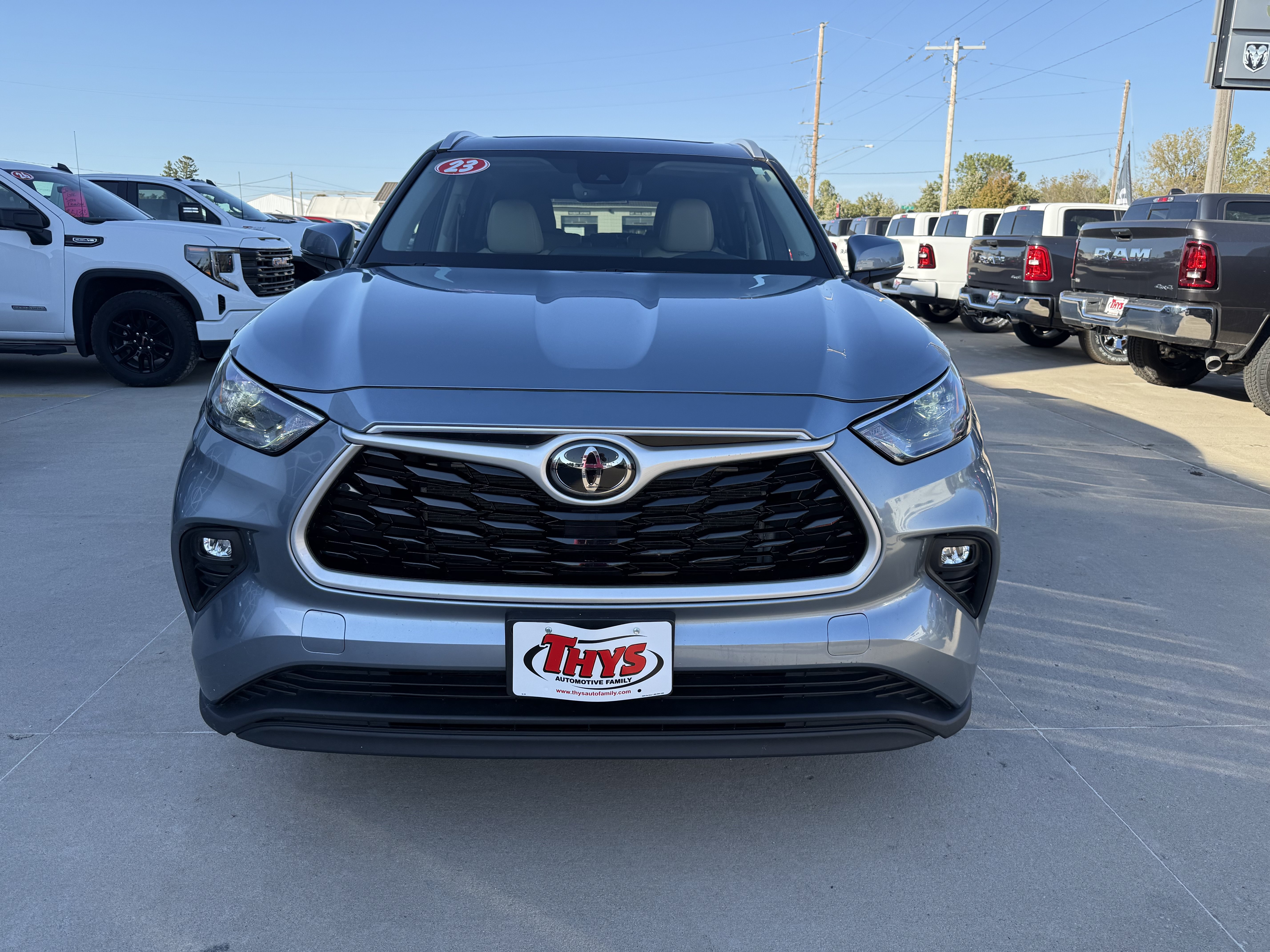 Used 2023 Toyota Highlander XLE AWD/4WD image 32