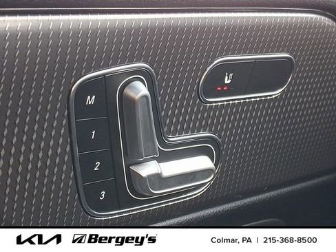 Used 2020 Mercedes-Benz GLB 250 4MATIC image 25