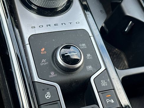 Certified 2026 Kia Sorento SX Prestige AWD/4WD image 33