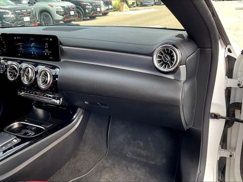 Used 2022 Mercedes-Benz CLA 250 image 16