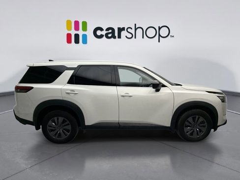 Used 2024 Nissan Pathfinder S image 6
